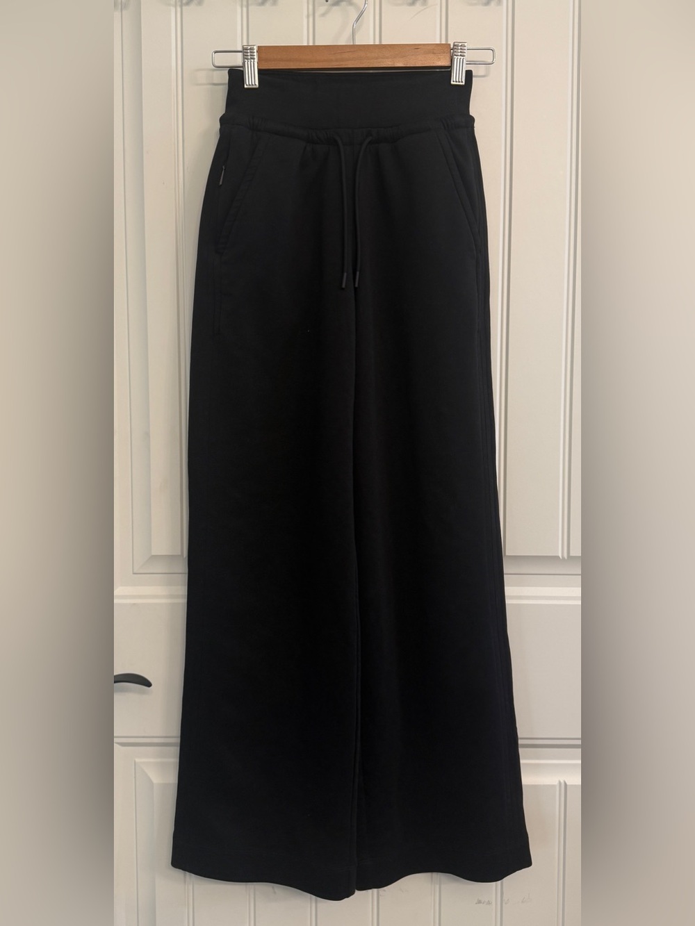 Athleta Women's Black Wide Leg Athletic Sweatpants size XXS.